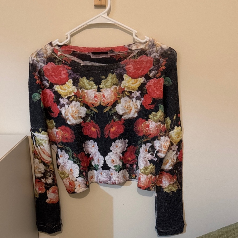 UK2LA Black Floral Women's top